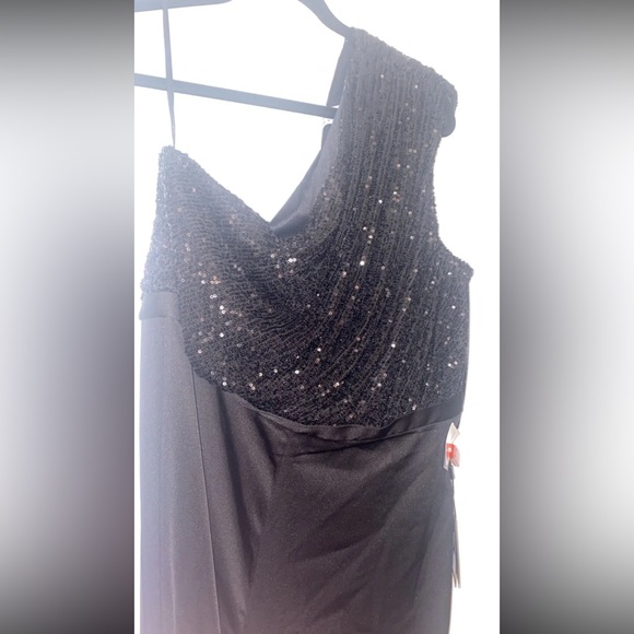 Black Sparkly One Shoulder Satin Mac Duggal Jumpsuit. Fun, fun , fun Size 14 - Picture 8 of 11